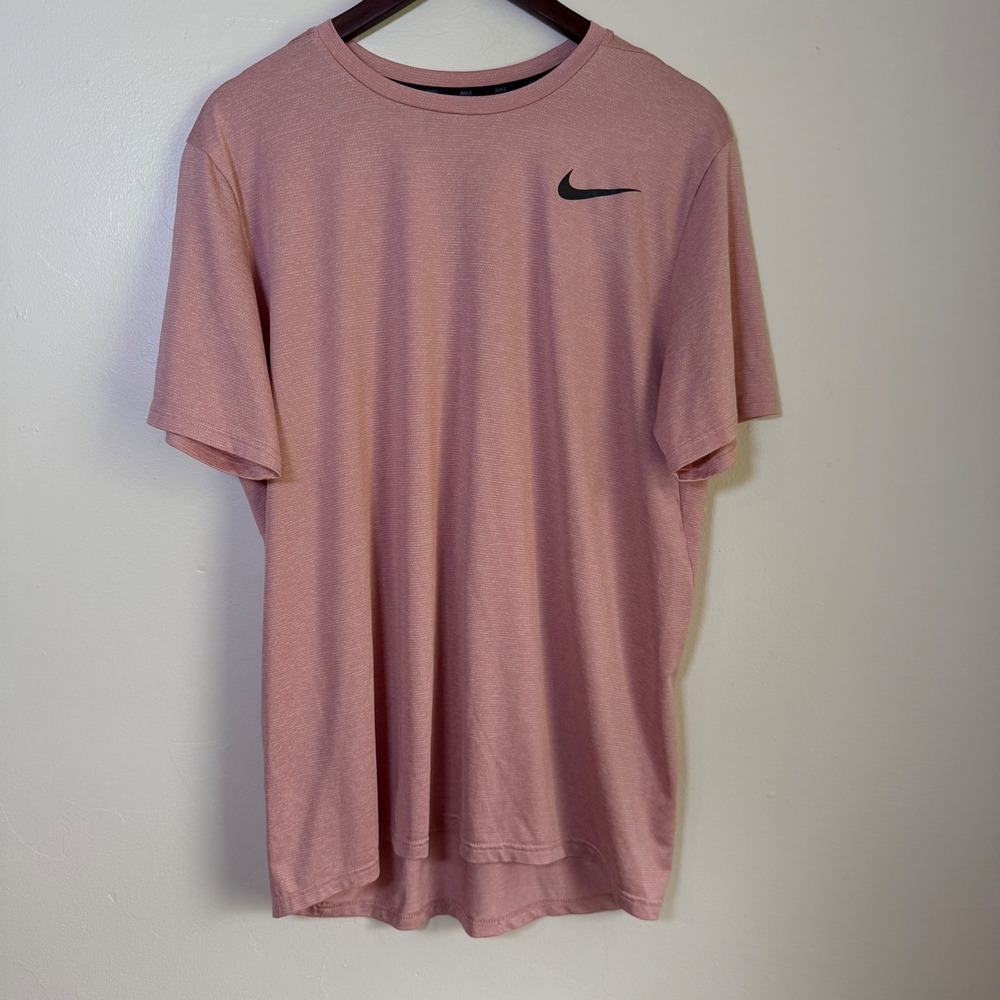Nike Dri-FIT Standard Fit Breathable Training Shirt Size Large Pink‎